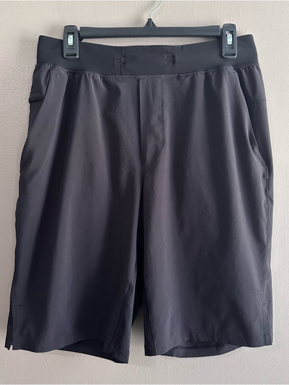 Lululemon Black T.H.E. Short 11” Linerless Mens Medium Training Running Athletic